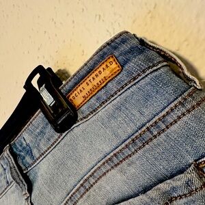 Social Standard Sanctuary 9 High Rise Straight Crop Light Denim Womens Jeans